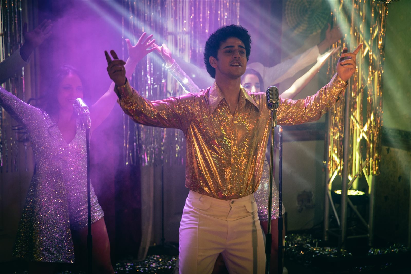 (3) Shahid- مجنونة بيك- آدم الشرقاوي