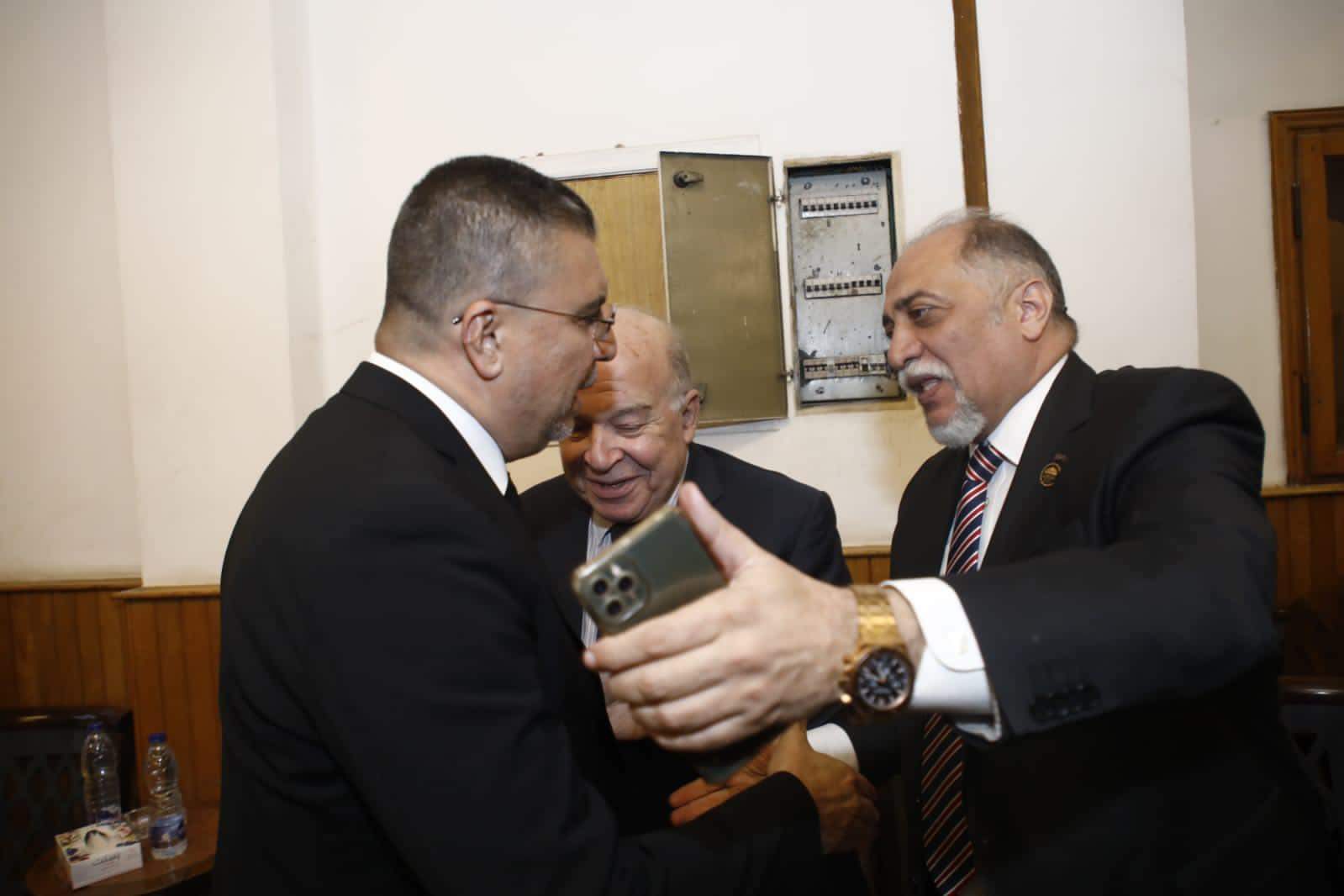 received_1893825027641189