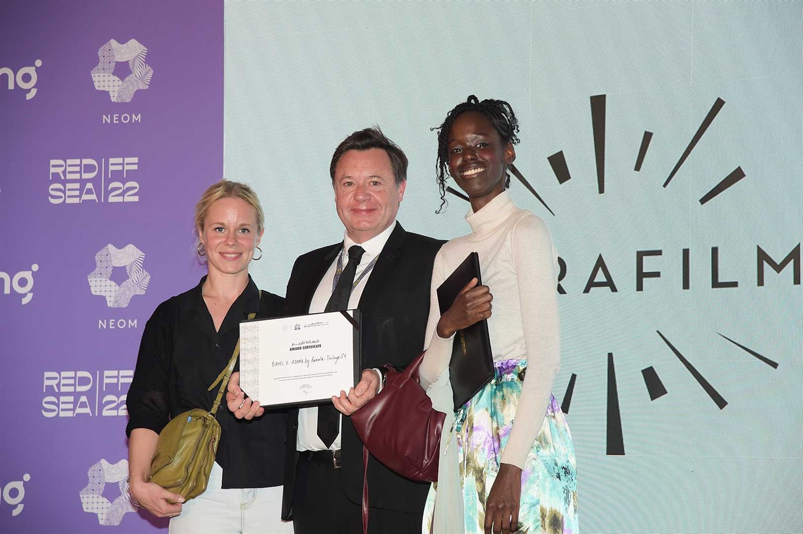 EMC_2998_3b356a52-d725-461b-b801-48f2cda7b6ab