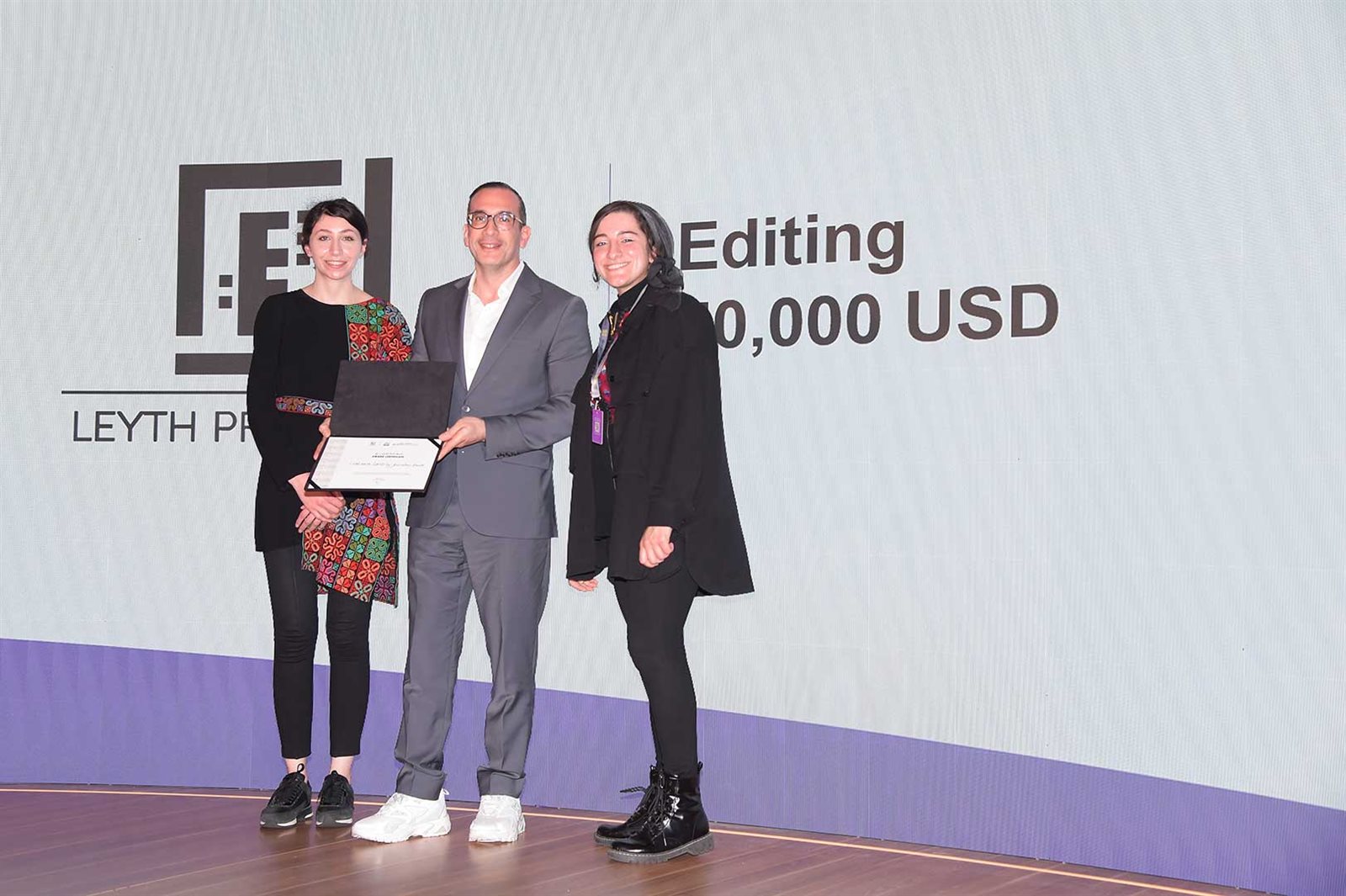 EMC_2976_15ebbe33-28b1-46bb-b721-563e39b5eca1