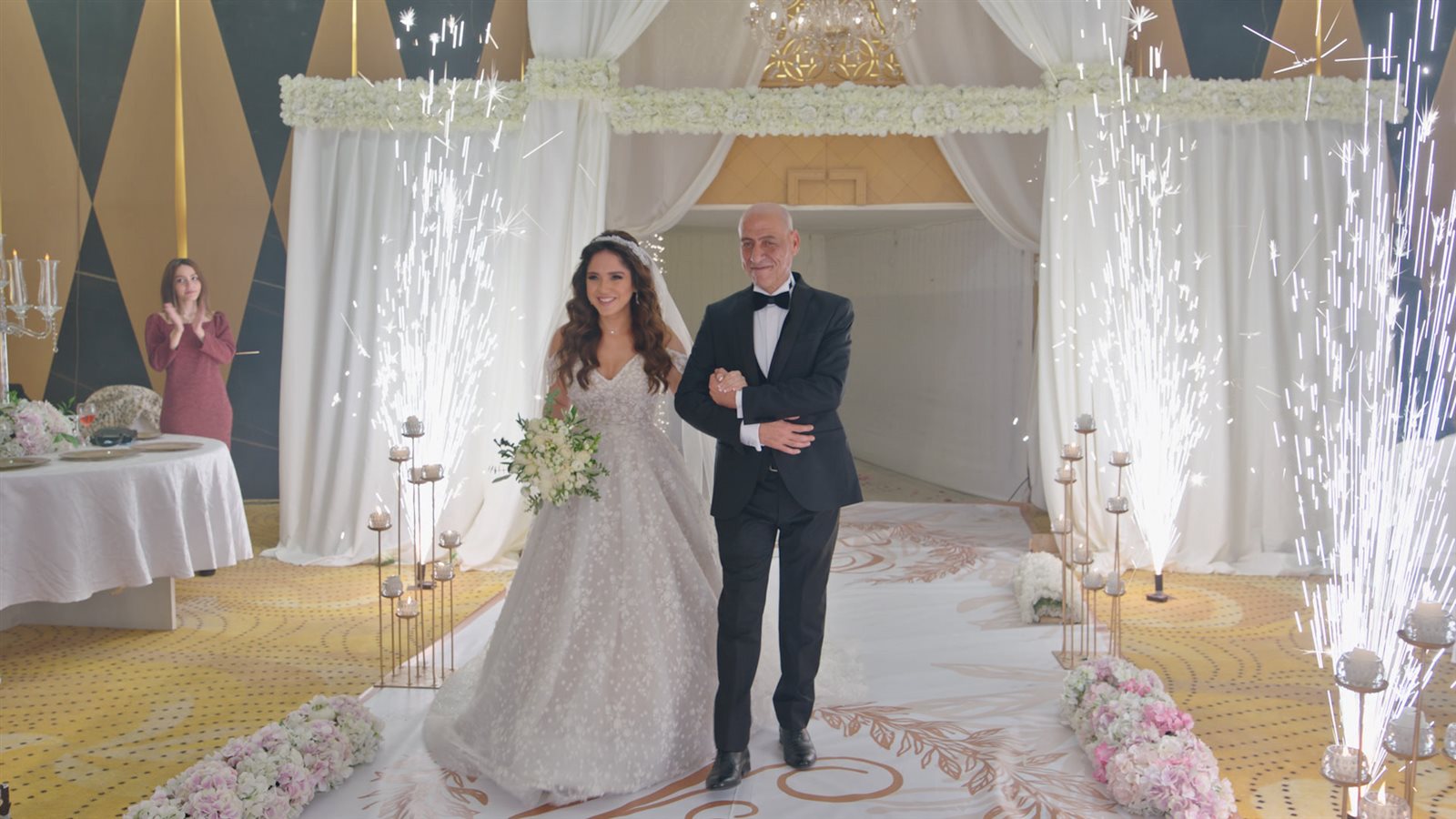 (4) Shahid- أزمة منتصف العمر- رشدي الشامي ورنا رئيس