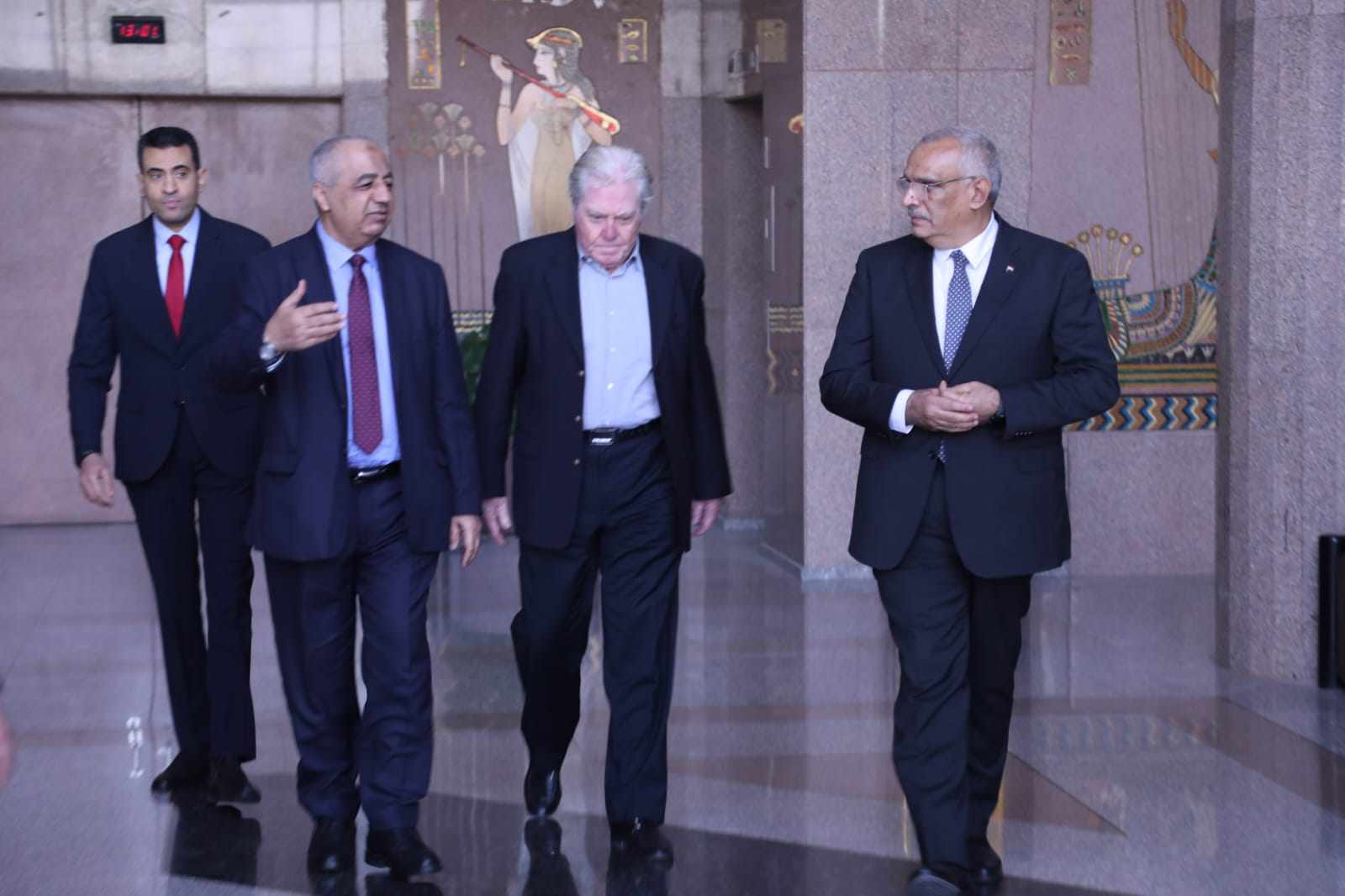 received_6884305025024286