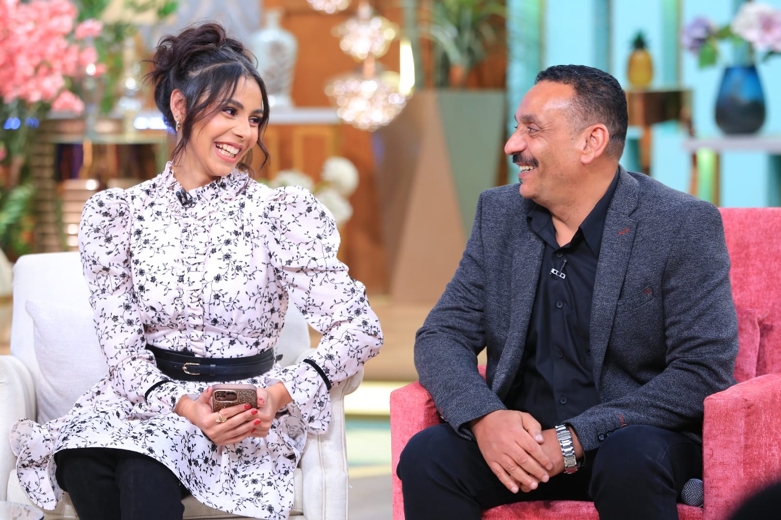 أول ظهور لحنين الشاطر الفائزة بلقب إكس فاكتور مع منى الشاذلي