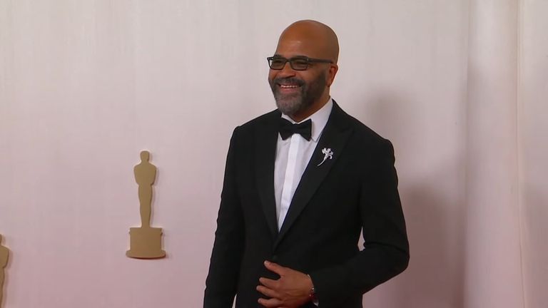 196-023625-celebrity-looks-oscars-2024-red-carpet-28