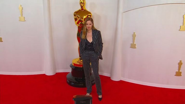 196-023622-celebrity-looks-oscars-2024-red-carpet-18