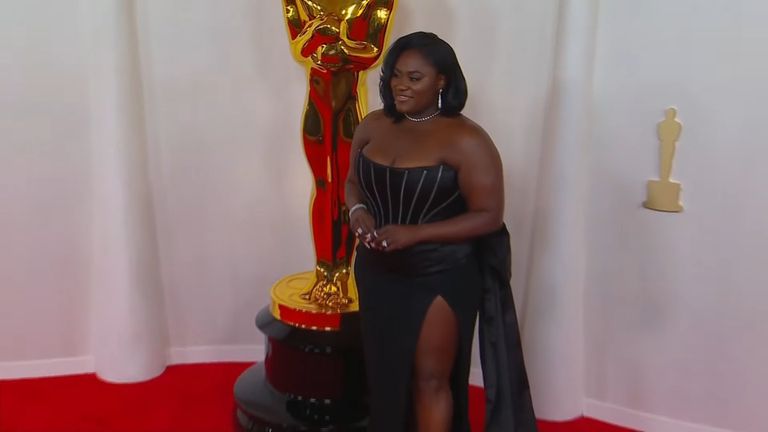 196-023620-celebrity-looks-oscars-2024-red-carpet-10