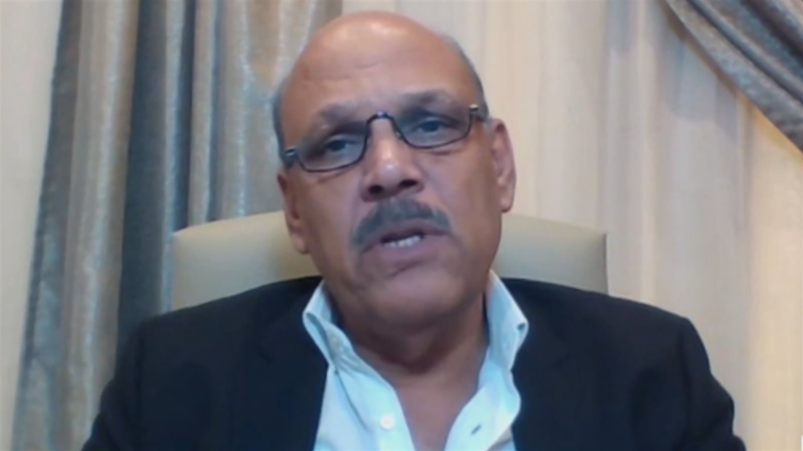 حوار حسن الصادي: السعر الحالي للدولار مصطنع والجنيه سيتعرض لمزيد من الضغوط