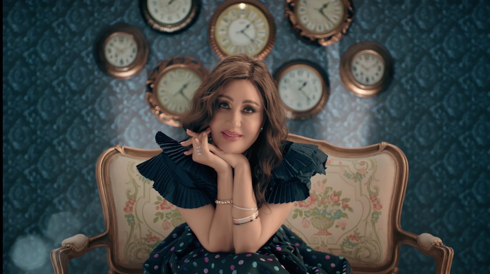 لطيفة: أستمد قوتي من أمي... واختارت معي أغاني ألبوم مفيش ممنوع قبل رحيلها (حوار)