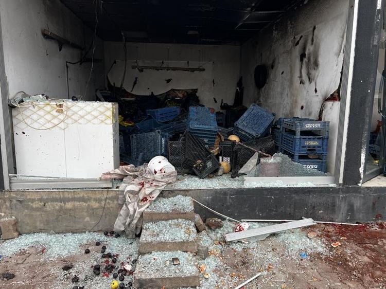 تكسير وحرق محلات السوريين في قيصري التركية