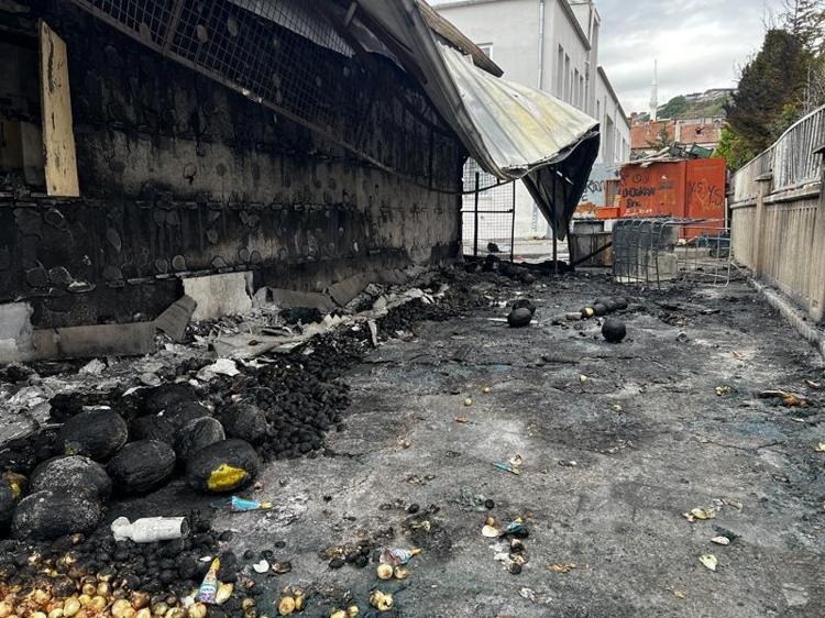 تكسير وحرق محلات السوريين في قيصري التركية