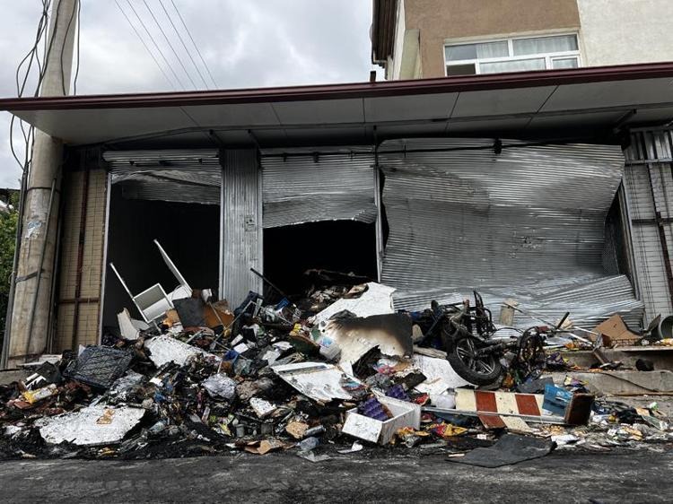 تكسير وحرق محلات السوريين في قيصري التركية