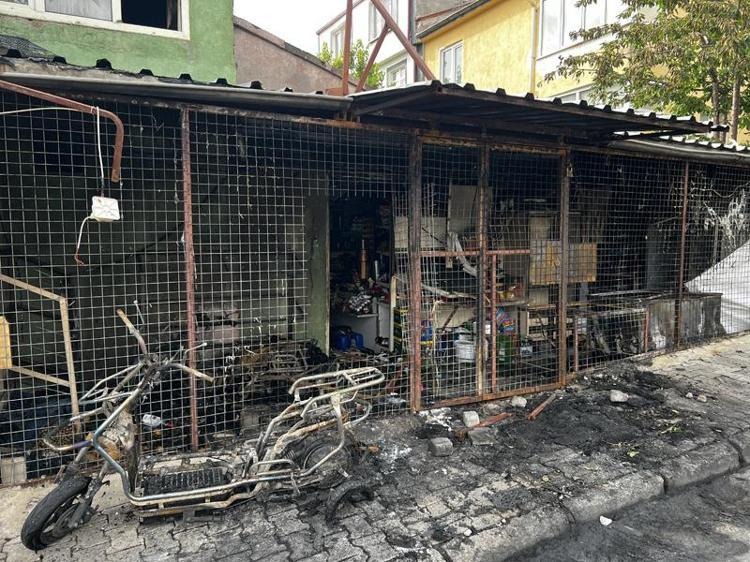 تكسير وحرق محلات السوريين في قيصري التركية