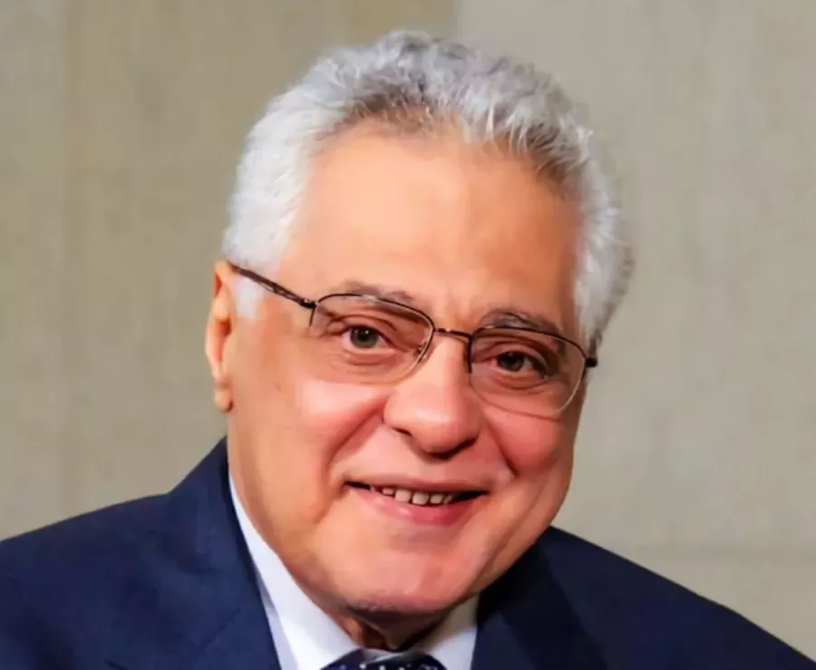 مش بيتحرك نهائي.. حقيقة تدهور الحالة الصحية للفنان توفيق عبد الحميد