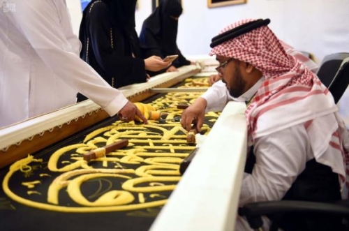 كسوة الكعبة.. كم تستغرق من الوقت لصنعها ومقدار الذهب والفضة والحرير فيها؟