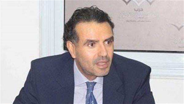 وفاة ابن الفنان عزت العلايلي بعد صراع مع المرض