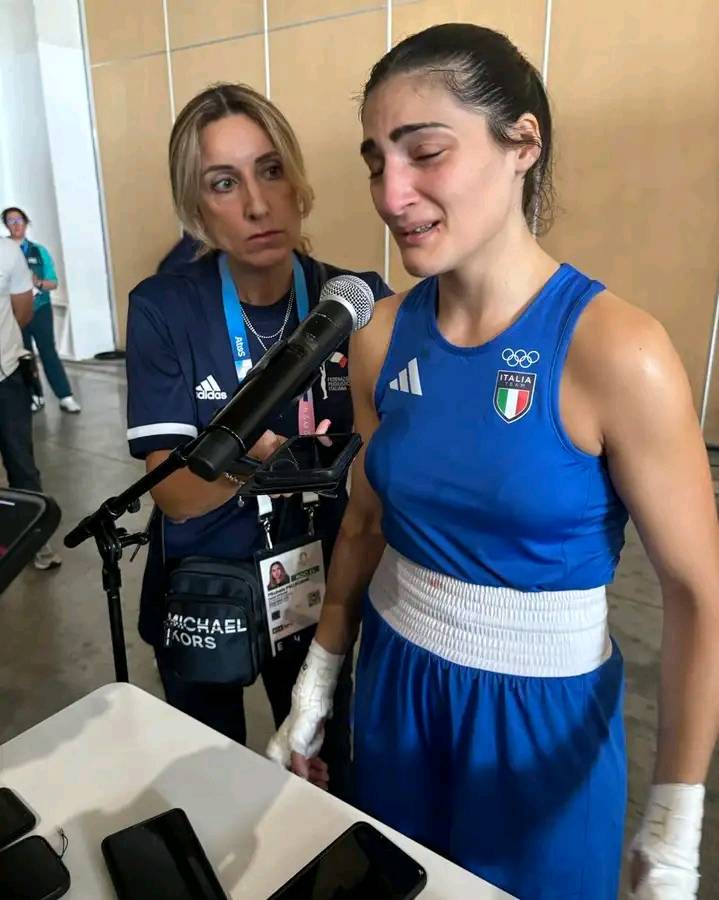 الملاكمة إيمان خليف تخطف الأنظار بعد الفوز على المجرية بأولمبياد باريس 2024