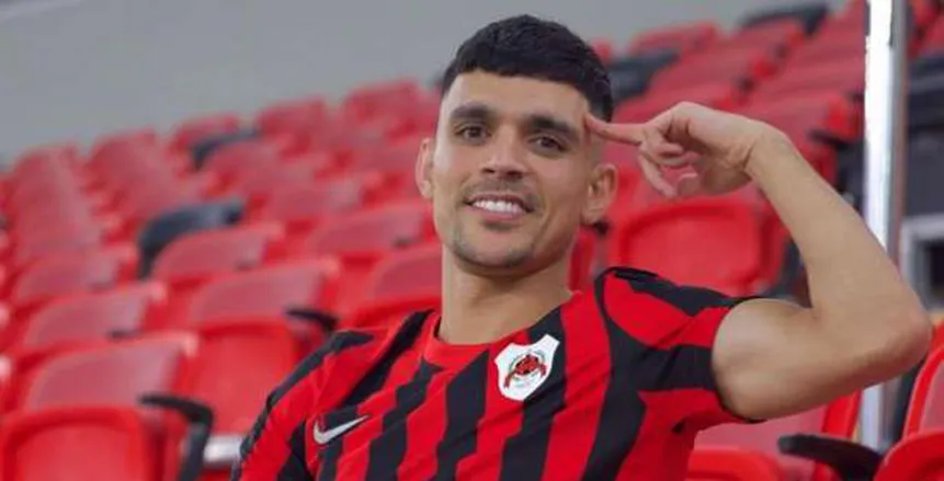 ما حقيقة تفاوض النادي الأهلي مع أشرف بن شرقي؟