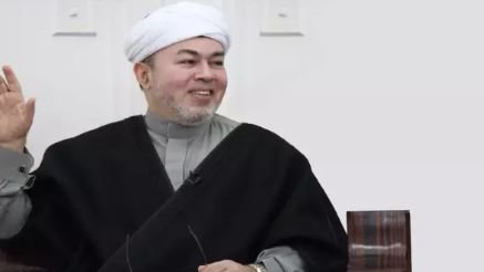 بعد اتهام الشيخ صلاح التيجاني بالتحرش.. والدة الفتاة خديجة تكشف الحقيقة