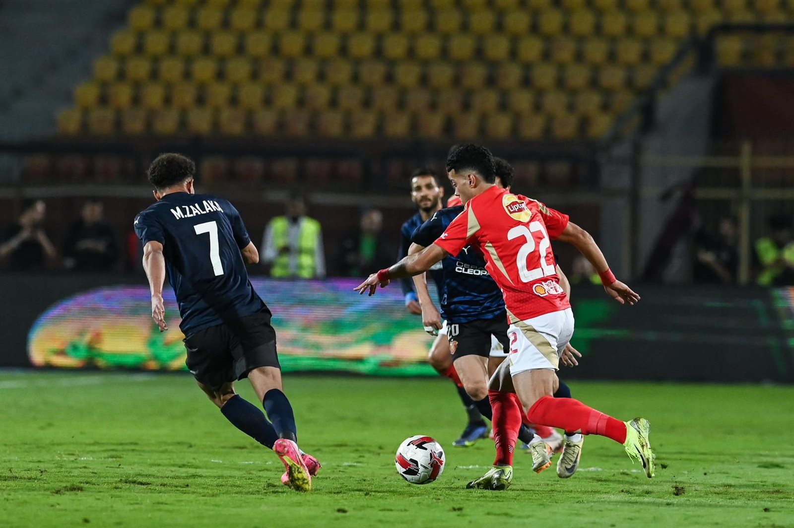 عاجل الأهلي يقسو على سيراميكا بخماسية في انطلاقة الدوري المصري (صور) عاجل الأهلي يقسو على سيراميكا بخماسية في انطلاقة الدوري المصري (صور)