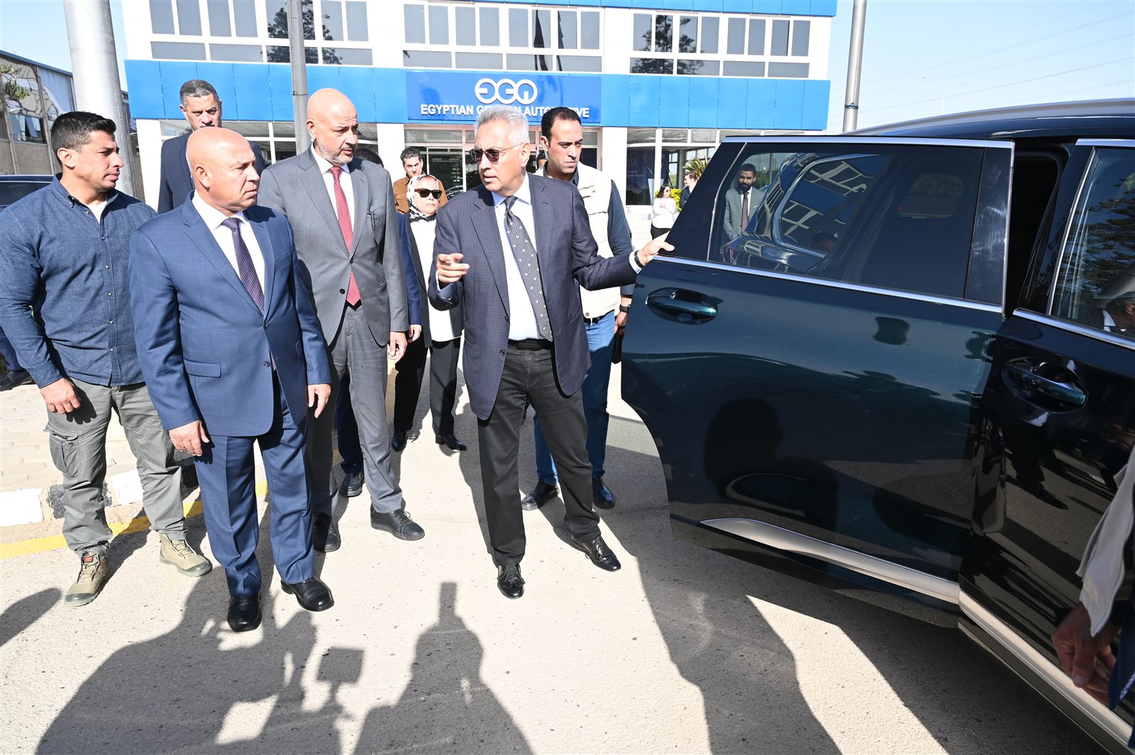 إطلاق سيارة 