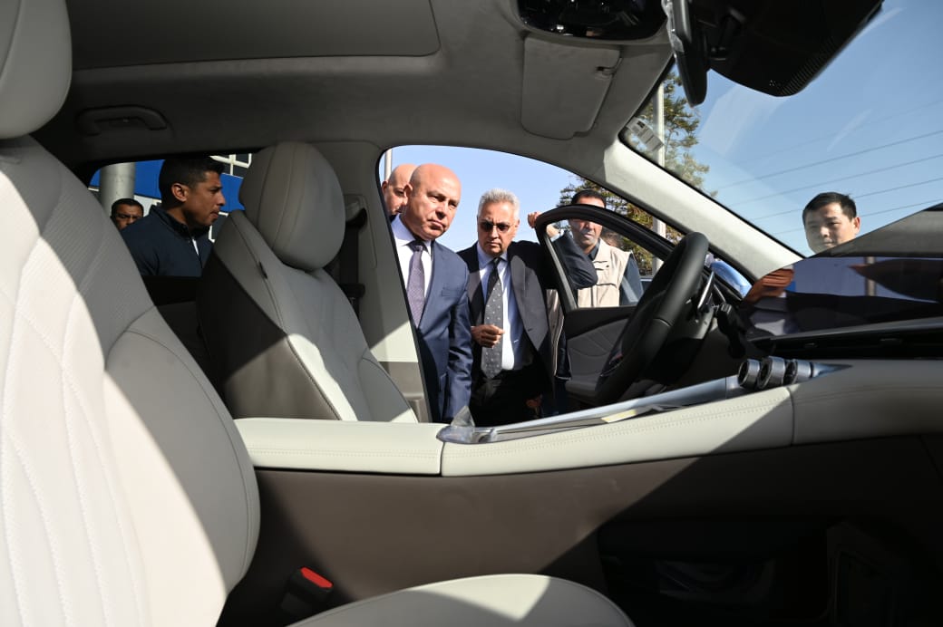 إطلاق سيارة 