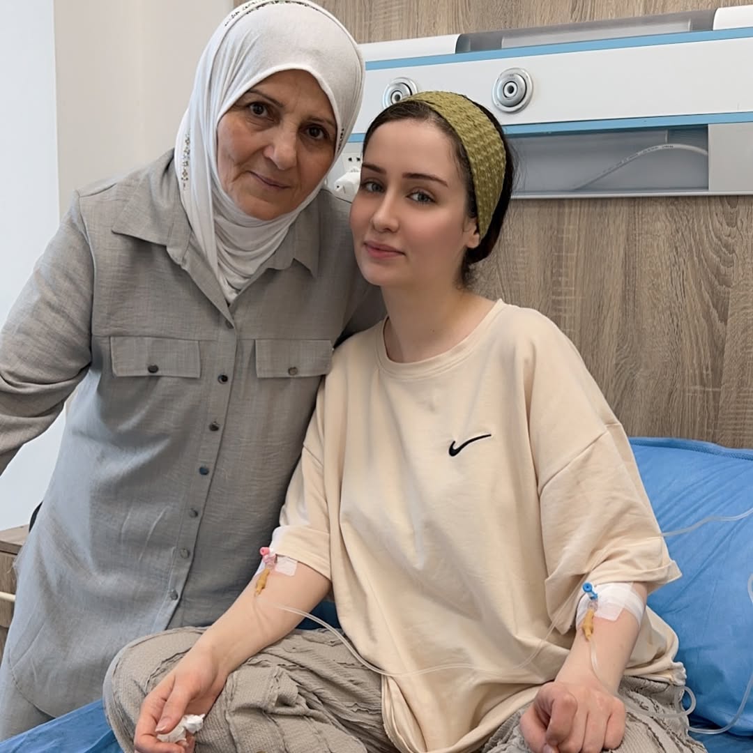 على سريرها بالمستشفى.. تفاصيل إصابة ملكة جمال العراق فيان السليماني بالسرطان