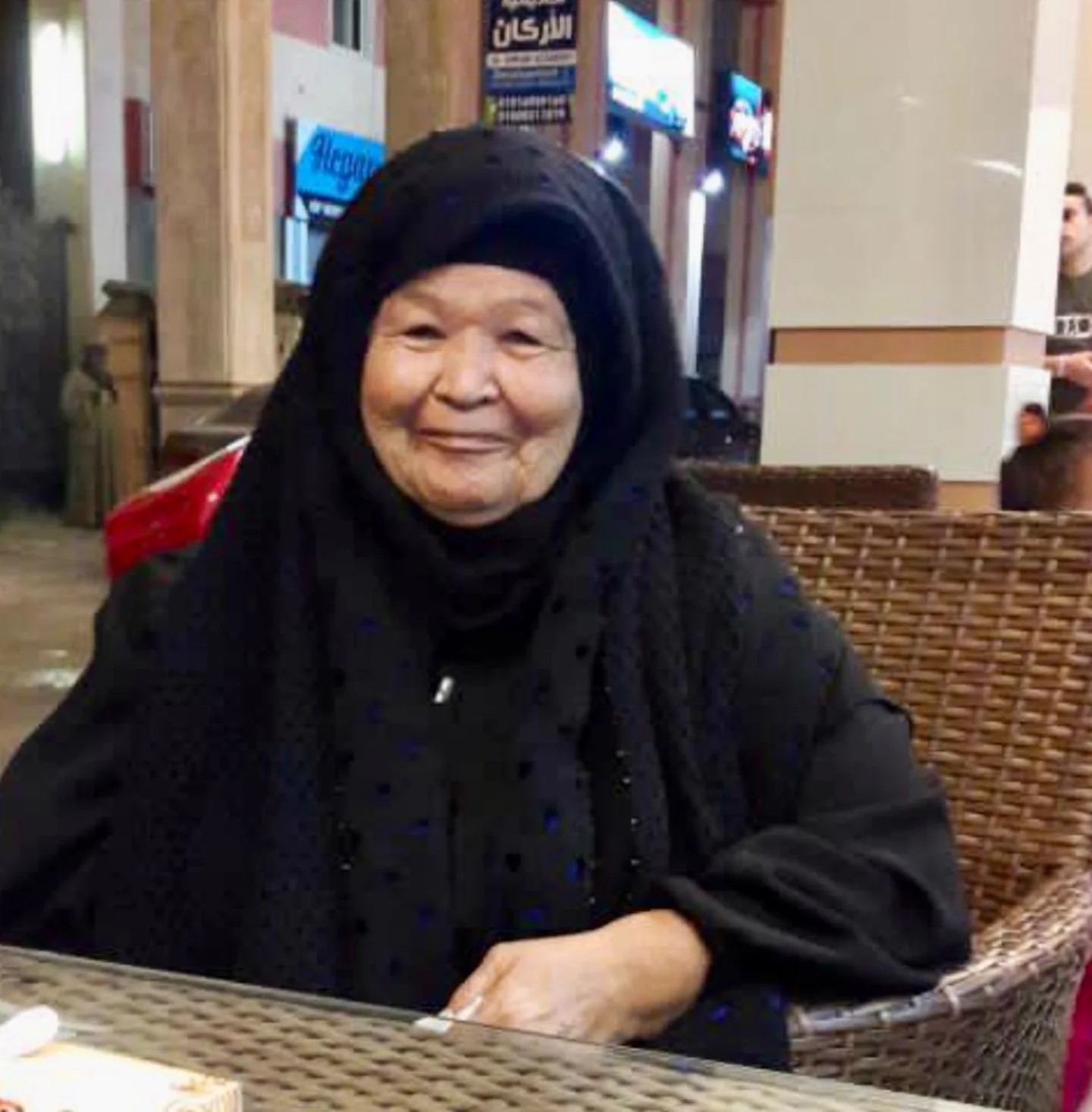 وفاة والدة عصام الحضري بعد صراع مع المرض