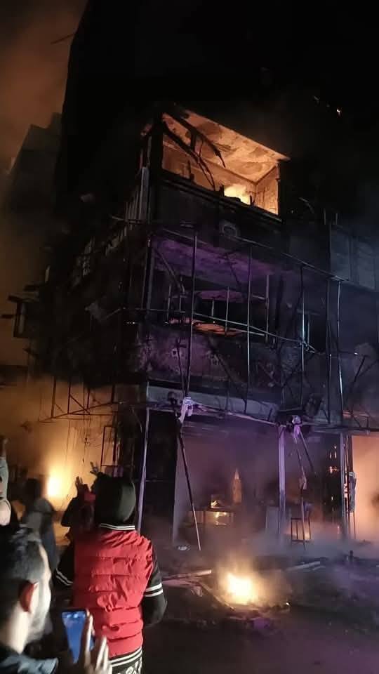 عاجل خسائر بالملايين.. تفاصيل حريق التهم مطعم شهير في فيصل ومحلين مجاورين