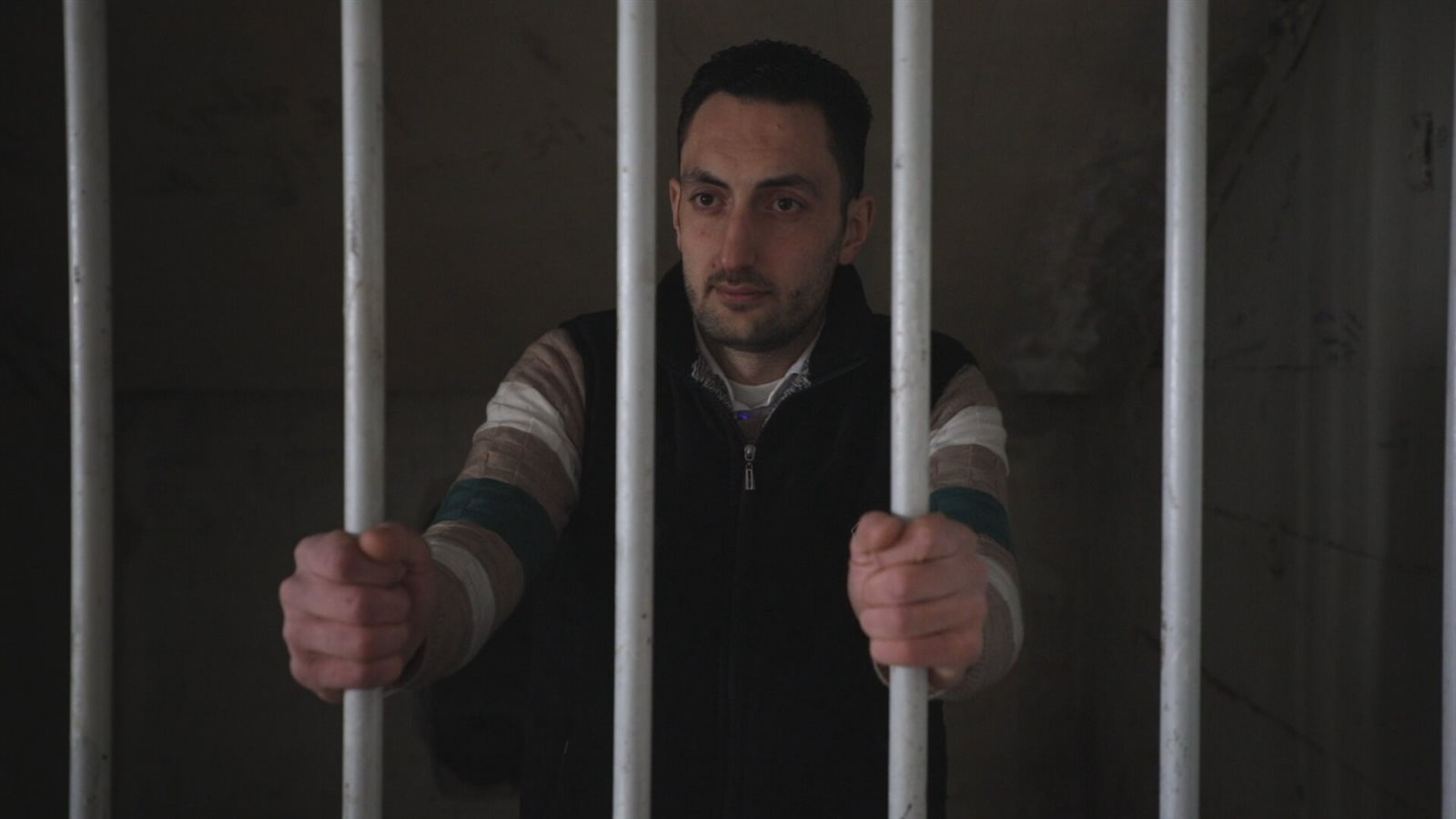 الشرق الوثائقية تكشف خفايا سجن صيدنايا برفقة الناجين منه