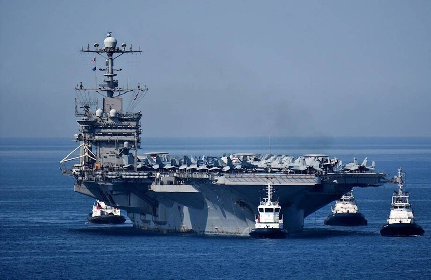 تفاصيل إقالة قائد حاملة الطائرات الأمريكية بعد الاصطدام بسفينة قرب قناة السويس.. من هو؟