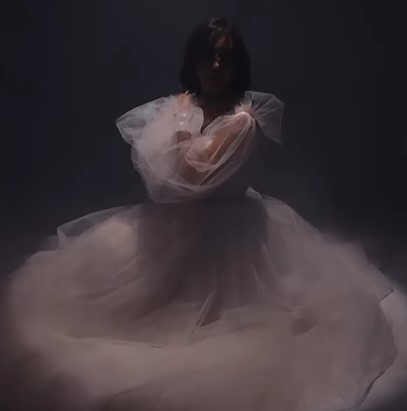 بسمة بوسيل تثير الجدل بفستان أبيض على إنستجرام.. ما القصة؟