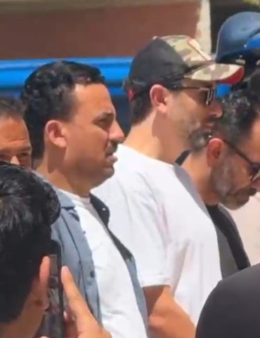 1744973842_952_مش-قادر-يمسك-دموعه-بكاء-كريم-محمود-عبد-العزيز-في