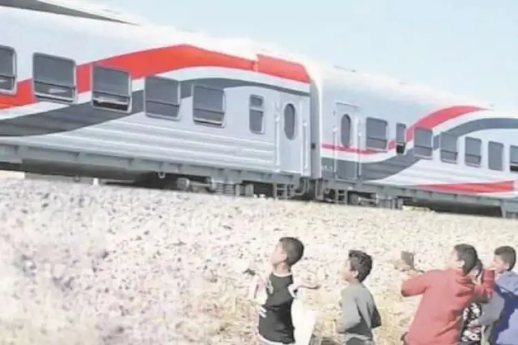 رشق القطارات بالحجارة.. بيان جديد من النقل بشأن الظاهرة