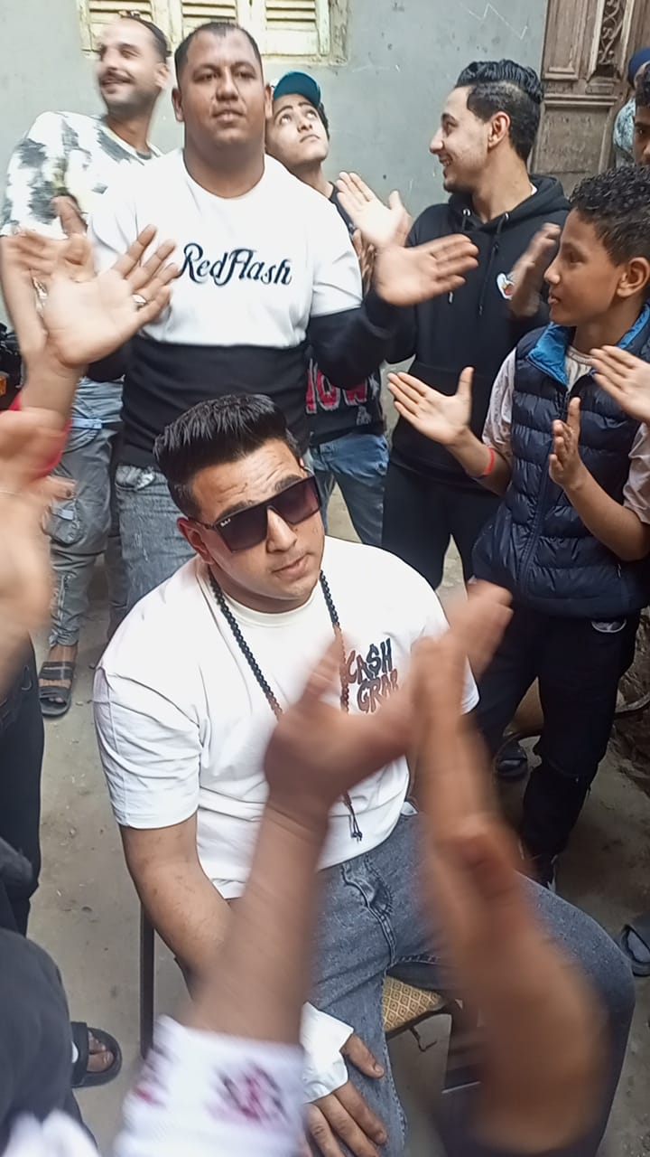 عامل سرك طنطا يعقد قرانه على خطيبته بعد تعافيه من هجوم النمر