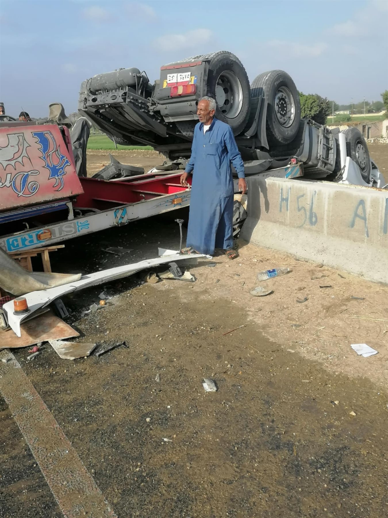 وفاة سائق وإصابة 3 في حادث تصادم على الطريق الإقليمي بالمنوفية (صور)