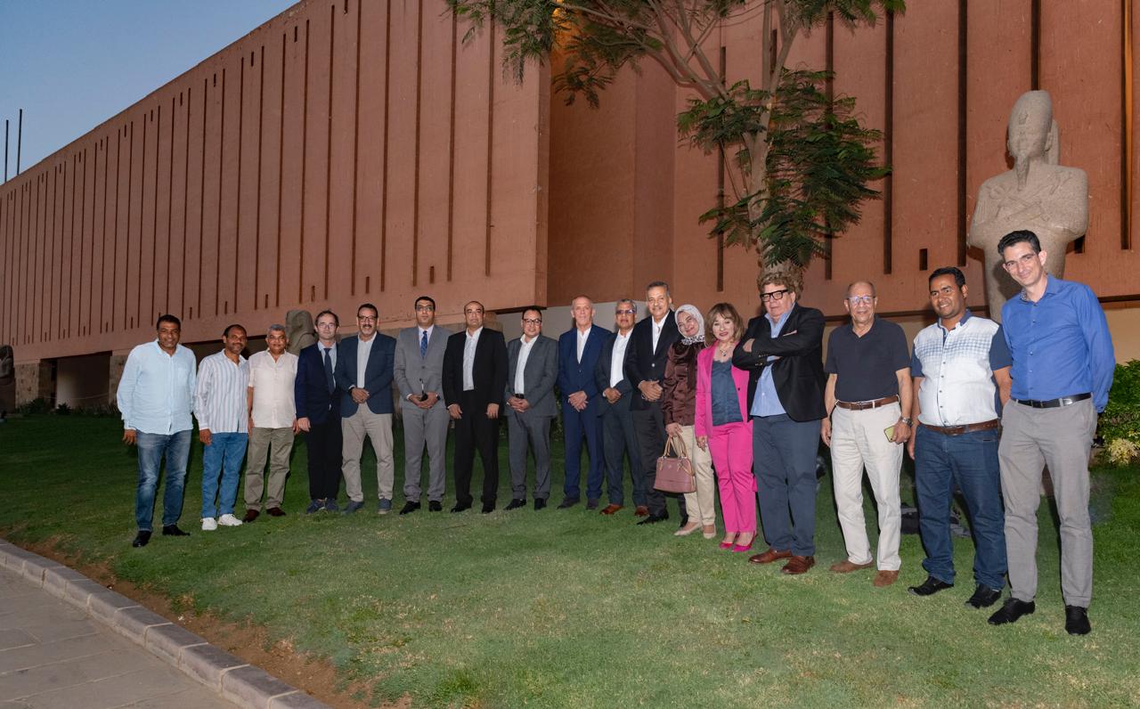 متحف الأقصر يحتفي بكنوز الفراعنة في معرض حلي الكرنك الذهبية