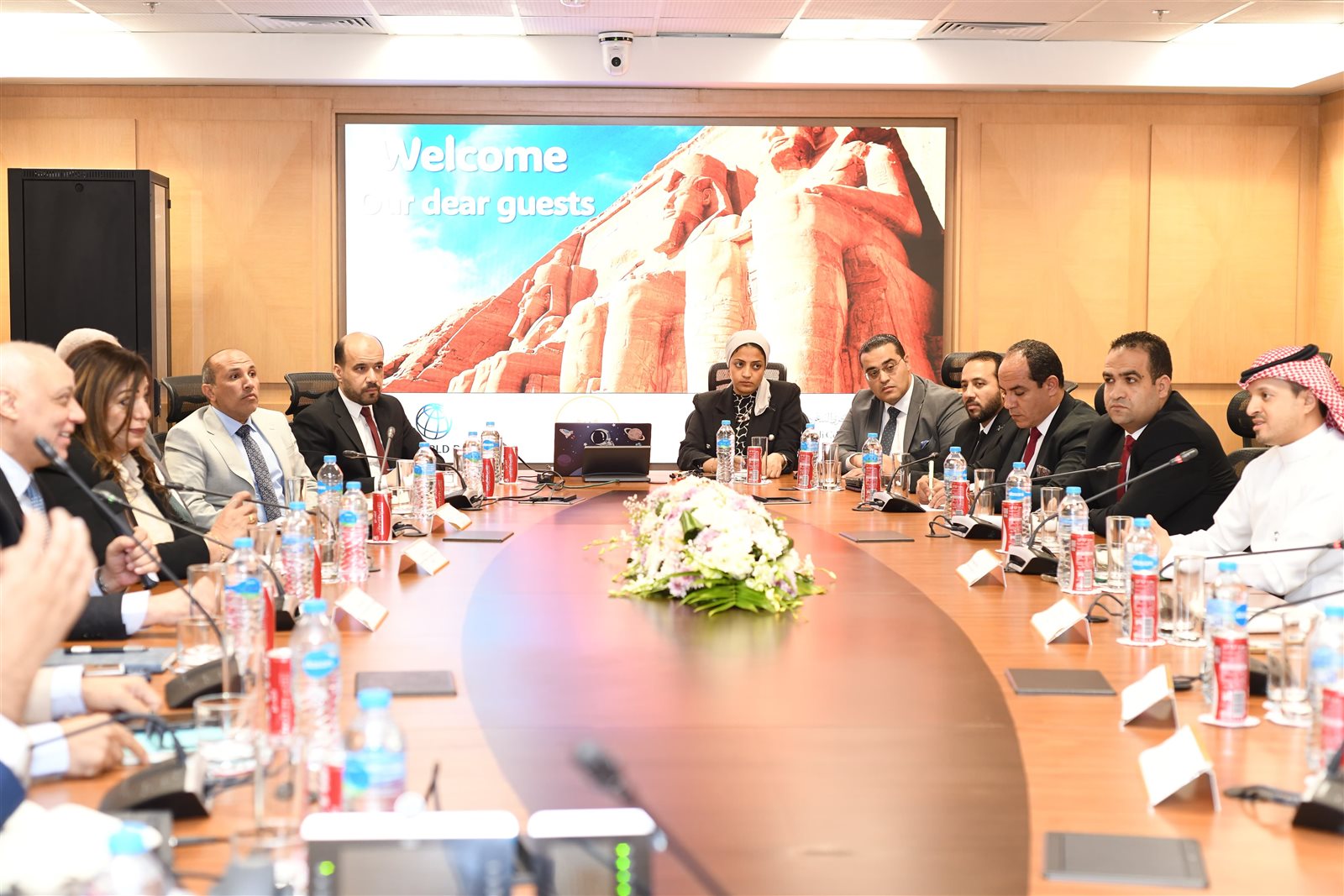 مساعد وزير السياحة تلتقي وفدا من البنك الدولي ووزارة الحج والعمرة والمركزي السعودي
