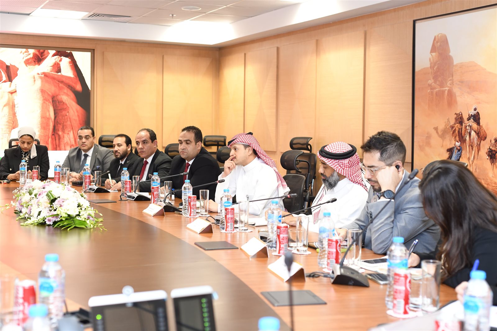 مساعد وزير السياحة تلتقي وفدا من البنك الدولي ووزارة الحج والعمرة والمركزي السعودي