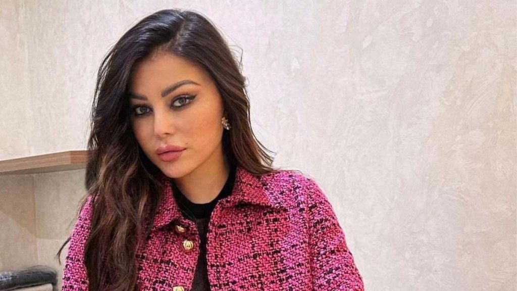 كندة علوش تسبب أزمة لـ مصطفى شعبان.. ما القصة؟