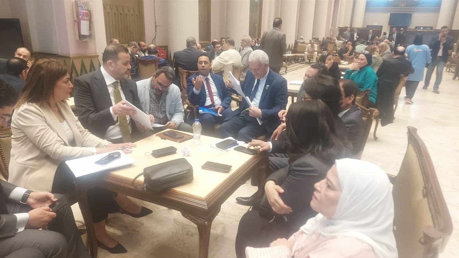 أسماء نواب المعارضة ومستقلين المنسحبين من جلسة مناقشة قانون الإيجار القديم