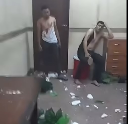 احتجاز ضابط بأحد أقسام الشرطة