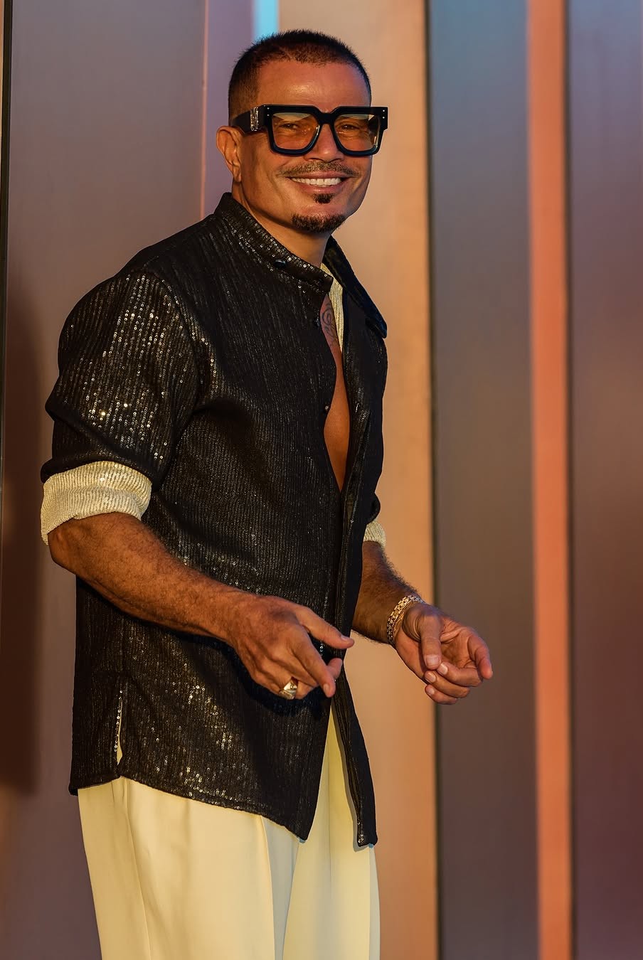 عمرو دياب يطرح كليب خطفوني بمشاركة ابنته جانا