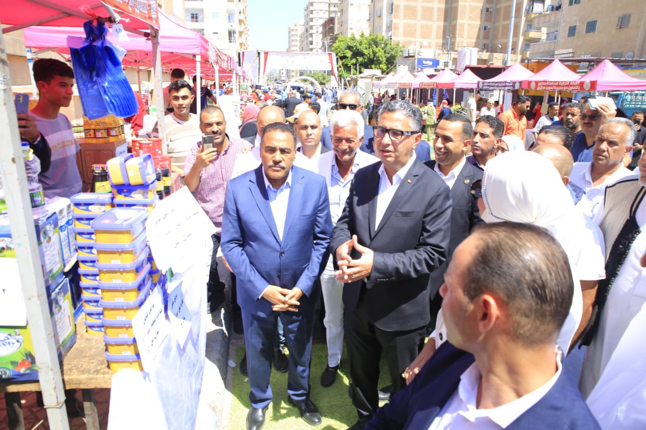 تخفيضات 30 .. التموين تفتتح سوق اليوم الواحد و أهلا مدارس في مطروح