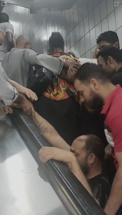 عاجل إصابة ركاب إثر سقوط كرسي متحرك على سلم كهربائي بمحطة مترو مسرة (صور)