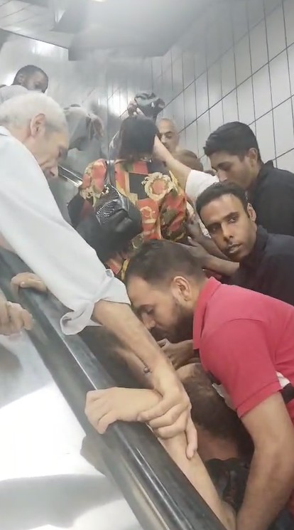 عاجل إصابة ركاب إثر سقوط كرسي متحرك على سلم كهربائي بمحطة مترو مسرة (صور)