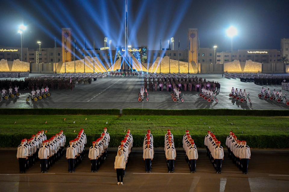 أدى صلاة الفجر مع الطلاب.. الرئيس السيسى يجرى زيارة تفقدية إلى الأكاديمية العسكرية (صور)