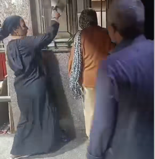 بالشبب والعصيان.. فيديو الاعتداء على طبيب داخل مستشفى سيد جلال يثير الجدل