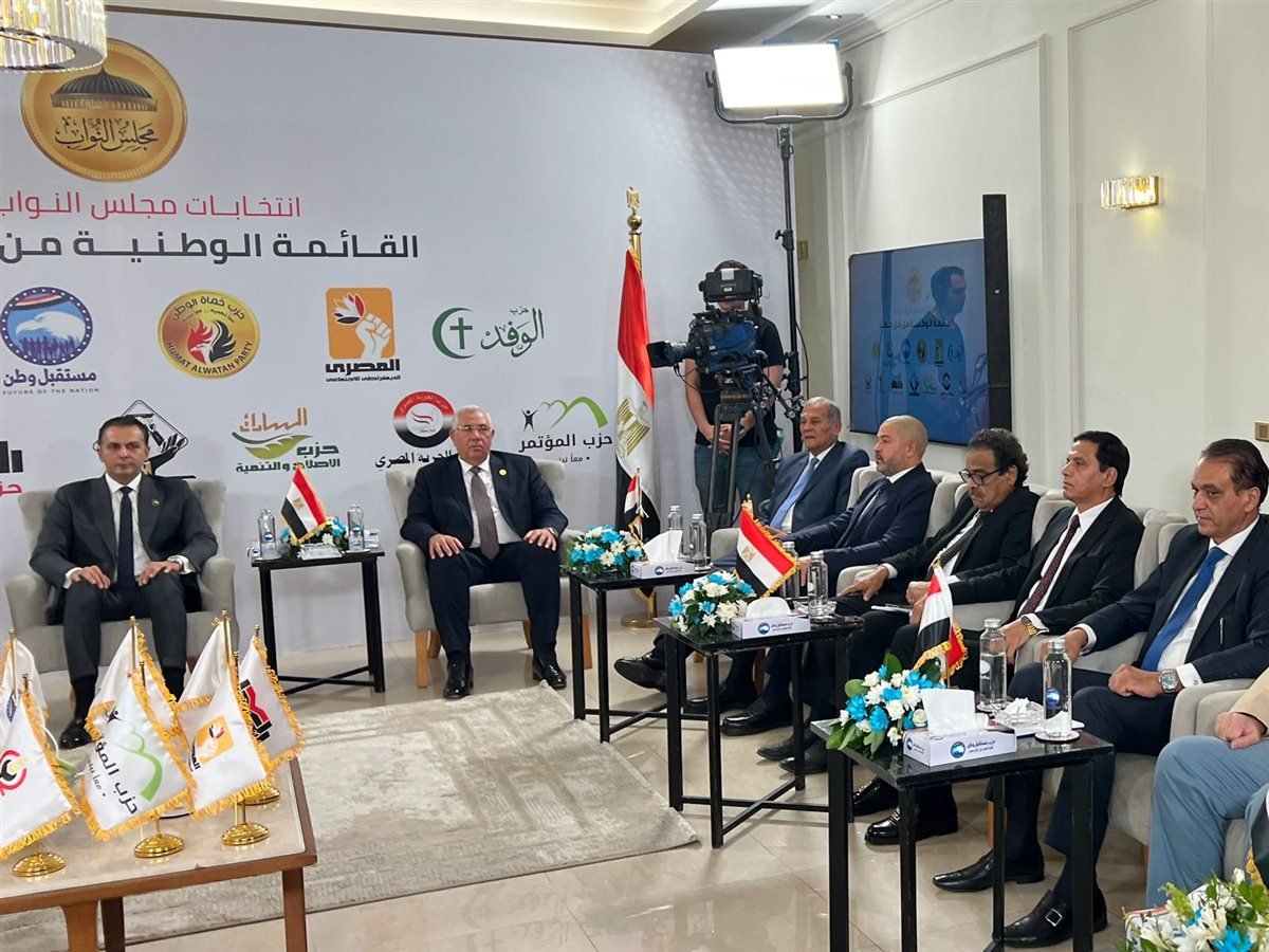بدء اجتماع أحزاب القائمة الوطنية لبحث استعدادات انتخابات النواب (صور)
