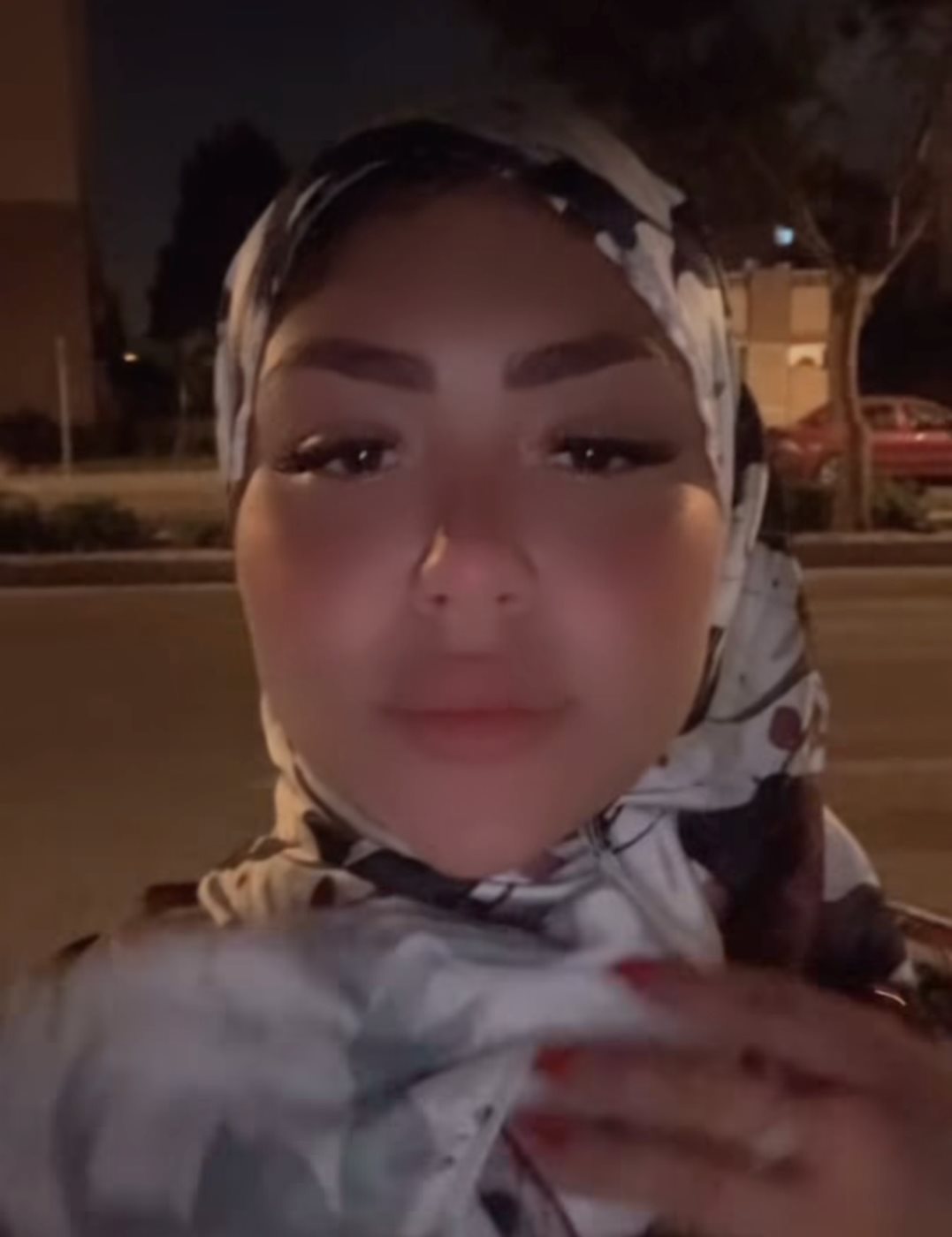 بالمانيكير الأحمر والمصحف.. هدير عبدالرازق تطلب الدعاء على انستجرام