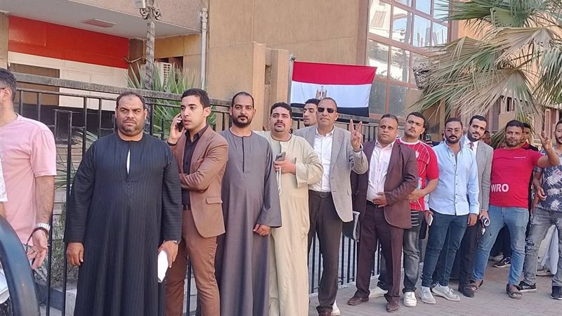 احتشاد راغبي الترشح في انتخابات مجلس النواب 2025 أمام المحاكم (صور)